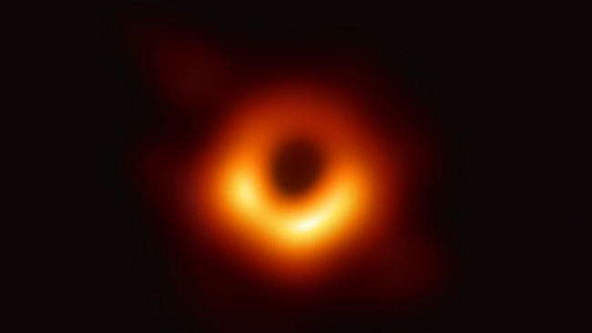חור שחור: מה זה, איך הוא נוצר ותיאוריות