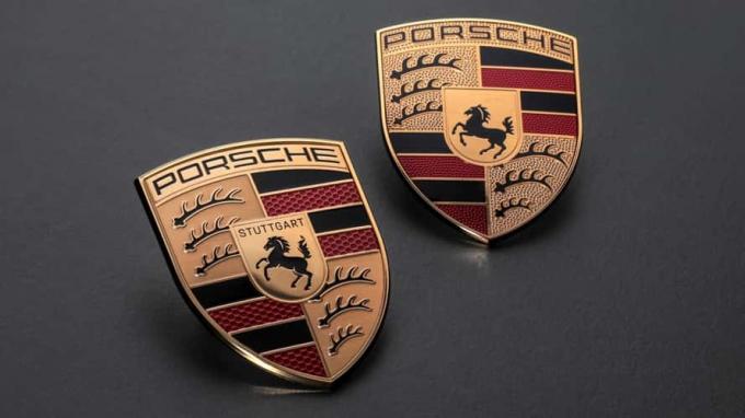 Porsche обявява нов герб в чест на своите 75 години
