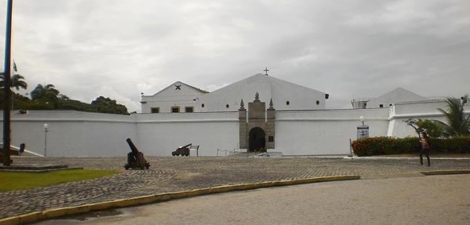 Forte do Brum was the seat of government of the captaincy of Pernambuco while the participants of the Pernambuco Revolution occupied power in Recife in 1817.