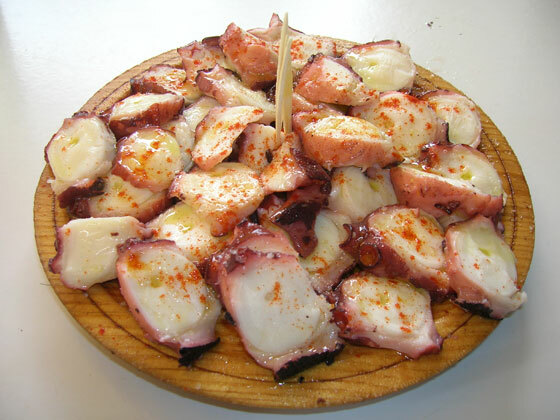 Галісійський восьминіг - типова страва з Іспанії