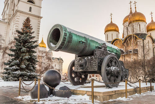 Το Tsar Cannon είναι άνω των 400 ετών και ζυγίζει πάνω από 40 τόνους
