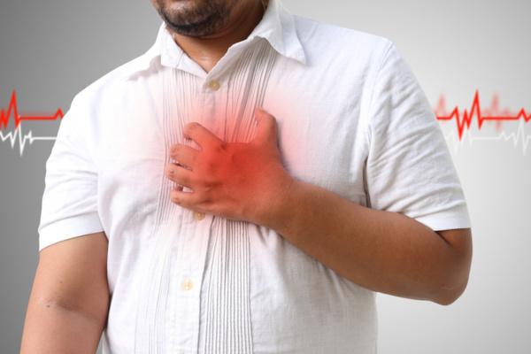 Hypertenzia súvisí s rozvojom kardiovaskulárnych problémov.