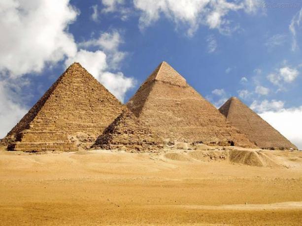 Piramidele Egiptului