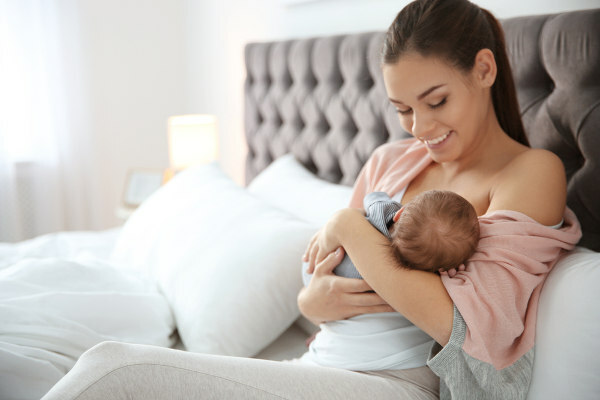 It is recommended that breastfeeding be carried out exclusively for the first six months.