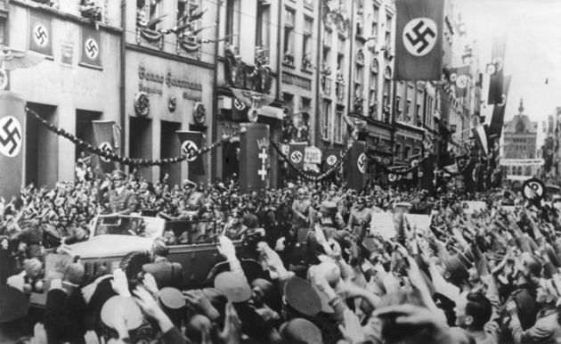 هتلر رحب في بولندا