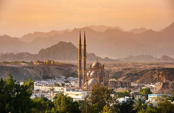 Sharm El-Sheik óvárosának tája, az egyiptomi város, ahol a COP 27-et tartották.