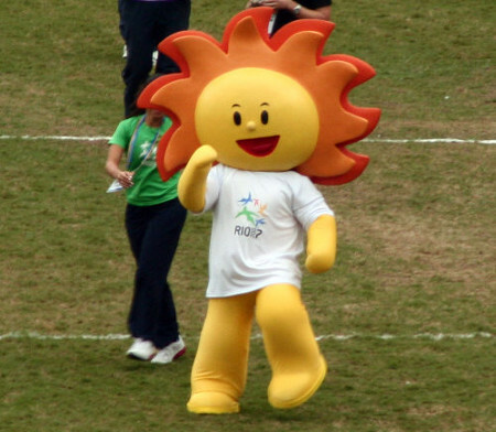 Cauê, slunce vybrané jako maskot v Pan do Rio, v roce 2007. [3]