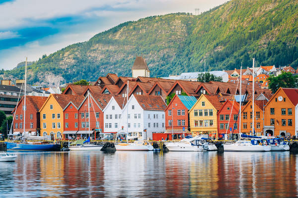 l Norway leads the world HDI ranking, having the best quality of life among countries.