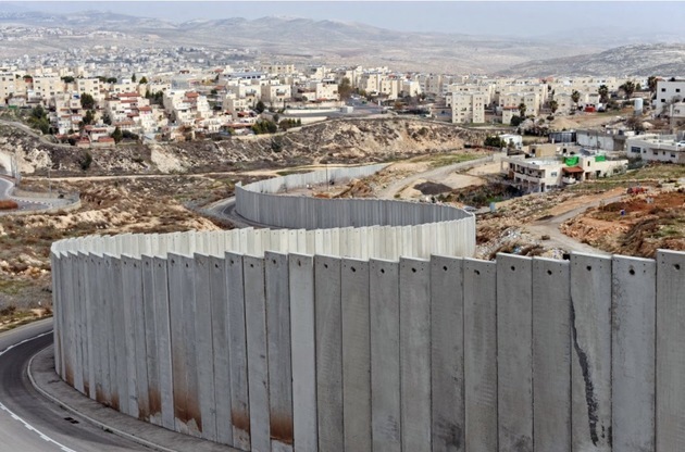 Aspectul zidului Cisiordaniei construit de Israel în 2014