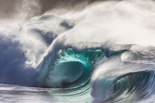 Tsunami: orsaker, egenskaper, tsunami X tidvatten