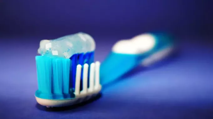 En af de mest elskede tandpastaer i Brasilien har allerede fået suspenderet salget af ANVISA; se