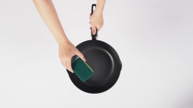 Worn Teflon? See how to restore your frying pan's non-stick coating!