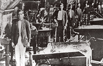 साओ पाउलो, 1917 में श्रमिकों की हड़ताल। श्रमिकों ने प्रतिदिन 8 घंटे कार्यभार और छुट्टी के अधिकार का दावा किया।