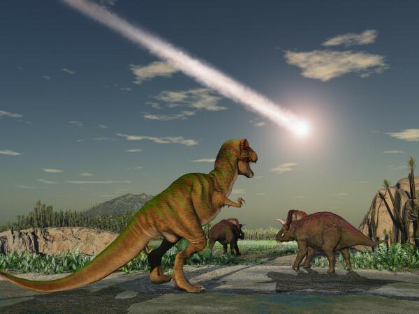 Illustratie van de asteroïde die de dinosauriërs uitroeide die de aarde raakten, in het Krijt, een van de perioden van het Mesozoïcum.