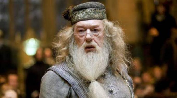 Sir Michael Gambon, penerjemah kedua Dumbledore dalam saga 'Harry Potter', meninggal