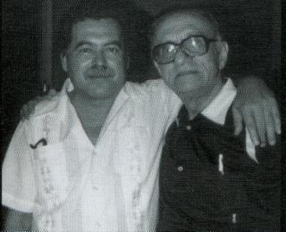 Poeedi portree (vasakul) koos ajakirjanikust sõbra Félix de Athayde'iga (paremal). [2]