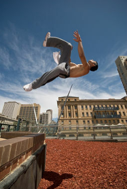 Free running is a parkour modality in which the beauty of the movements matters more than the fluidity