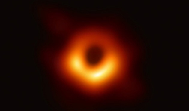 Juodoji skylė: kas tai yra, teorija ir astronomija