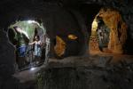 Turčin po rušenju kletnega zidu odkrije 2000 let staro podzemno mesto