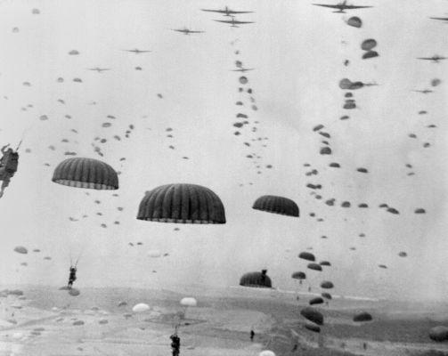 Druga svetovna vojna je bila eden najhujših konfliktov človeštva in je uvedla nove vojne taktike, kot je uporaba padalcev.