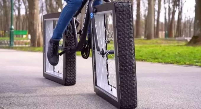 놀라울 정도로 기능적인 사각 바퀴 자전거를 만나보세요