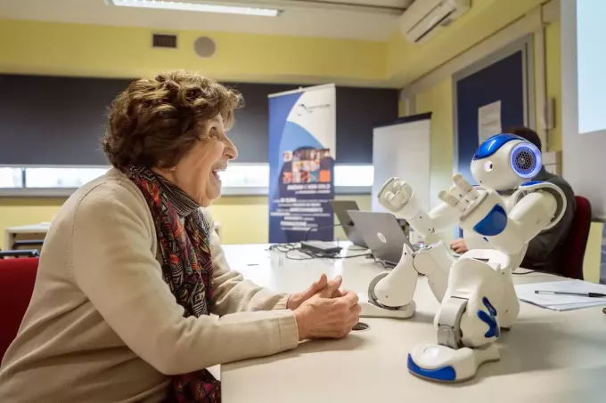 Роботы могут помочь в уходе за пожилыми людьми в Италии