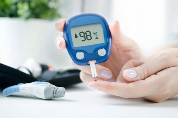 Kontrola hladiny glukózy v krvi je pre diagnostiku diabetes mellitus rozhodujúca.