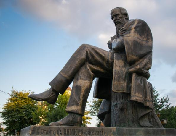 러시아의 Fyodor Dostoevsky 기념비. |1|