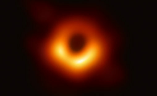 ブラックホールの最初の画像