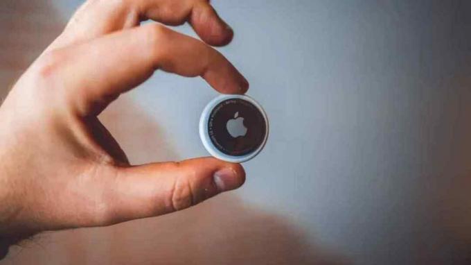 AirTag: ค้นหาอุปกรณ์ Apple ที่สามารถค้นหากระเป๋าเดินทาง กุญแจ และแม้กระทั่งสัตว์เลี้ยงที่สูญหาย
