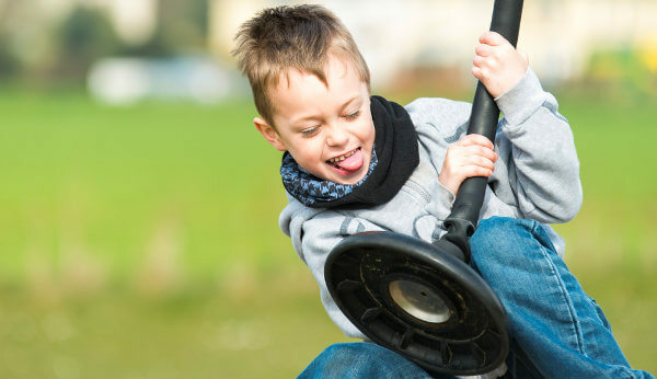 Persoanele cu ADHD au dificultăți în a sta liniștite.