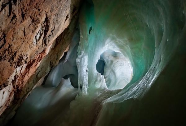 Formación dentro de Eisriesenwelt, la cueva de hielo más grande del mundo.