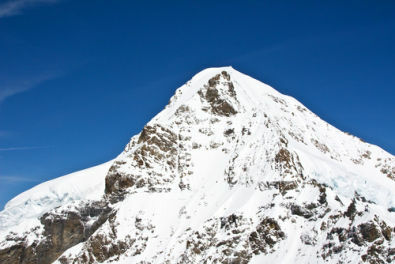 Voorbeeld van bergvorming in de Zwitserse Alpen
