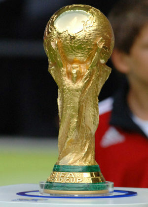 The World Cup cup has 18K gold and malachite ore.