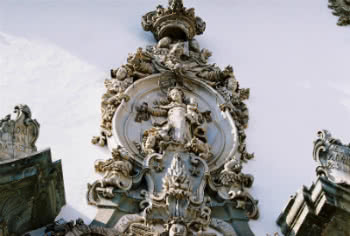 Detail des Daches der Kirche Nossa Senhora do Carmo