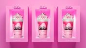 Barbie I Go Coffee εκπλήξεις με ροζ και glitter φραπέ