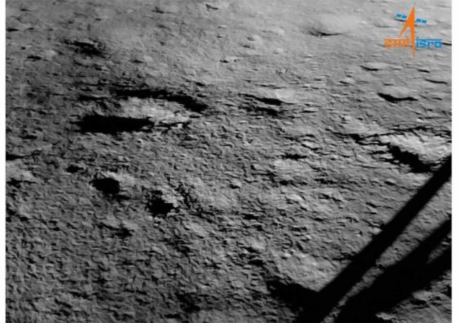 الهند تنشر الصور الأولى للقمر التي التقطها المسبار الفضائي تشاندرايان-3؛ الدفع