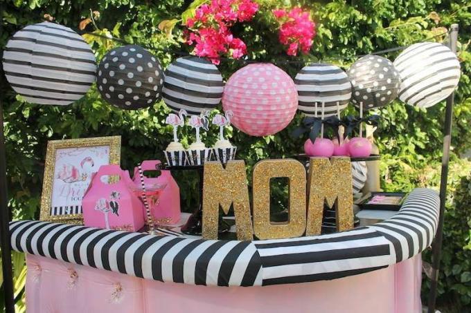 Mother's Day Decoration 