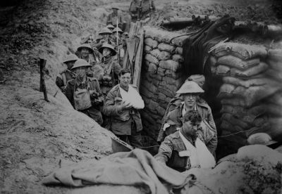 Английски войници, укрепени по време на Първата световна война