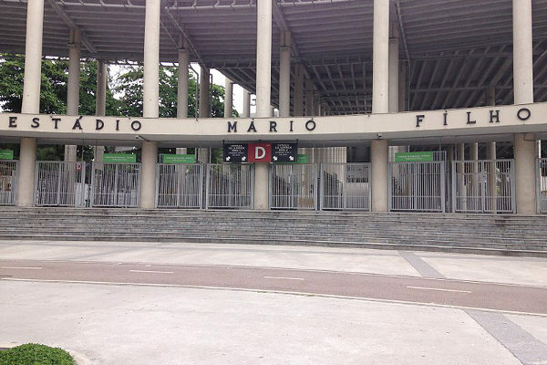 Nama resmi Maracan adalah Estádio Mário Filho. [3]