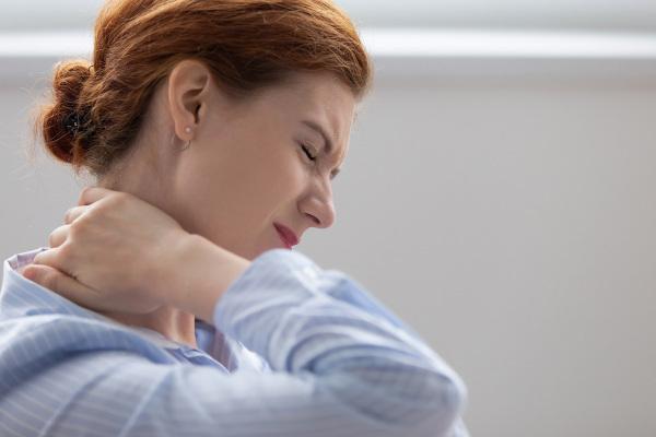 Fibromiyalji yaygın kas ağrısına neden olur.
