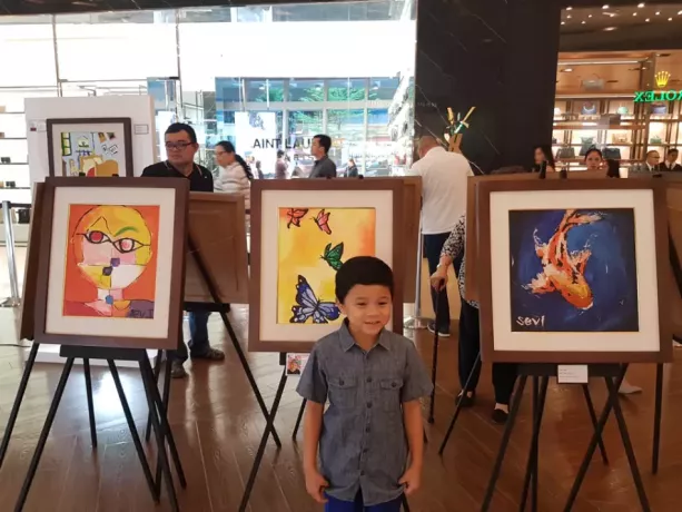 Bocah Filipina berusia 10 tahun adalah bintang seni baru