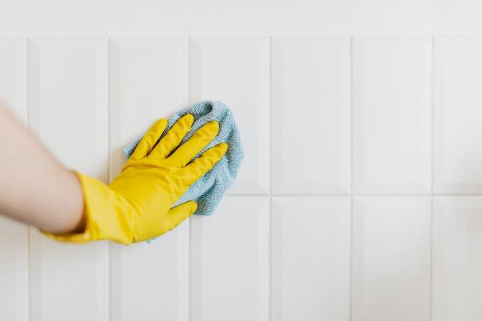 Japanese secret to cleaning grimy grout is REVEALED; check out