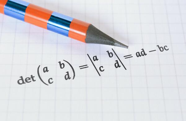 Calculation of the determinant of a matrix of order 2.