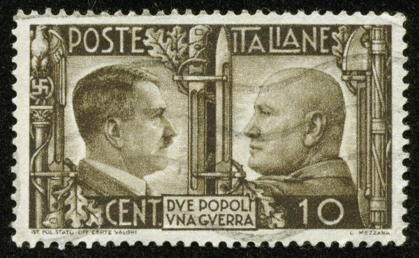 Хитлер и Мусолини се схватају као вође два велика фашистичка покрета 20. века: немачког, односно италијанског. **