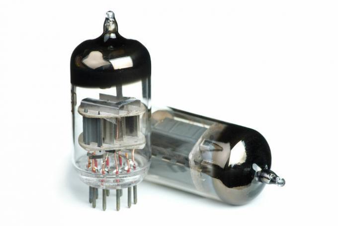 Transistor: was ist das, Funktion, Verwendungsort, Herkunft
