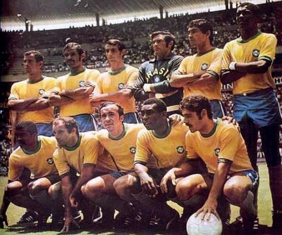 Tim nasional Brasil di Piala Meksiko, pada tahun 1970. Berdiri: Carlos Alberto, Brito, Piazza, Félix, Clodoaldo dan Everaldo. Berlutut: Jairzinho, Gérson, Tosto, Pelé dan Rivelino.4