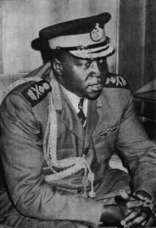 역사상 가장 피비린내 나는 폭군 중 하나 인 Idi Amin Dada.