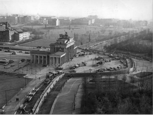 Berlin Wall_1961