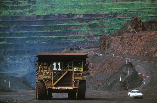 パラー州のセラドスカラジャスにある鉄鉱石鉱山。[1]